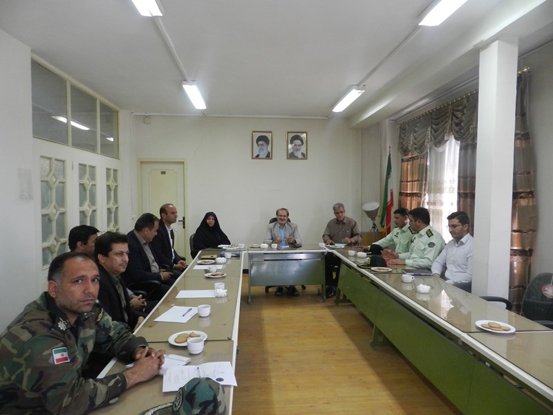 جلسه کمیته اتباع خارجی ستاد اربعین حسینی استان کرمانشاه در تاریخ 98/6/30 با حضور آقای اکبری مدیر کل امور اتباع ، خانم حاجیان معاونت امور اتباع ، آقای شایسته کارشناس امور اتباع و ادارات مرتبط در خصوص تبادل نظر و چگونگی حضور اتباع خارجی مجاز و غیر مجاز در مراسم اربعین حسینی سال 1398 و بیان مشکلات پیش رو برگزار گردید.