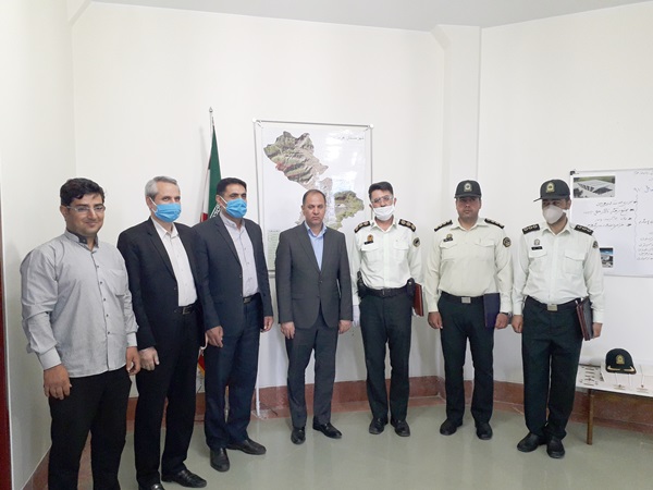 تقدیر فرماندار شهرستان هرسین از فرمانده انتظامی و پلیس مبارزه با مواد مخدر  این شهرستان | زیرپرتال فرمانداری هرسین