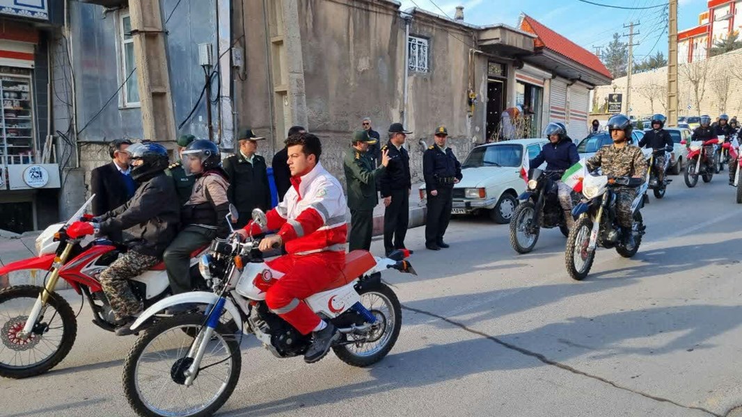 به مناسبت چهل و پنجمین سالروز ورود امام خمینی (ره) به ایران اسلامی، رژه خودرویی و موتوری در شهرستان پاوه برگزار شد.