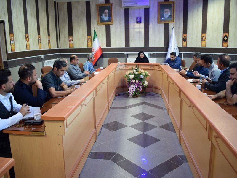 در آستانه سفر ریاست محترم جمهور به استان کرمانشاه ، نشست هم اندیشی اصحاب رسانه و خبری به ریاست خانم دکتر جشن پرور فرماندار روانسر برگزار گردید
