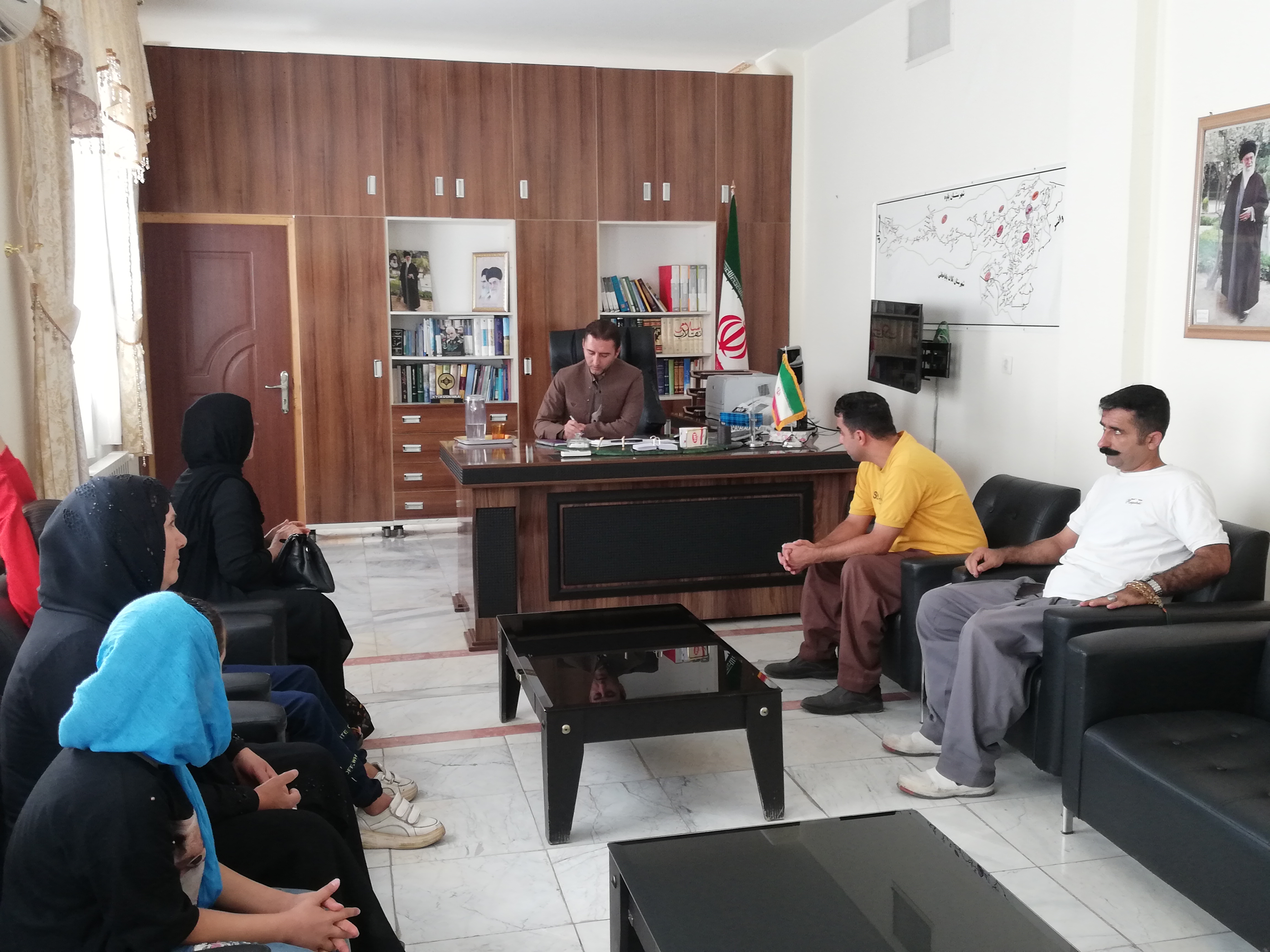 دیدار و ملاقات فرماندار با مردم در روز شنبه هر هفته