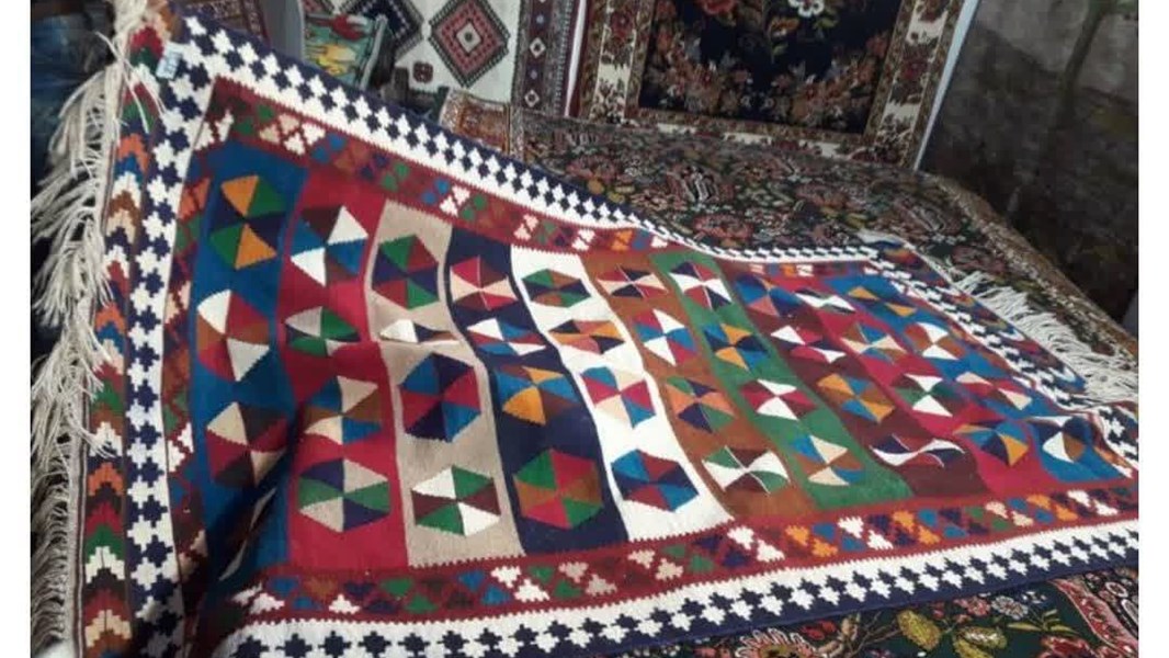 گلیم هرسین هنری با قدمتی به درازای تاریخ نیازمند معرفی و برندسازی